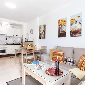 https://apartamentos-la-laguna-deluxe-6.tenerifehoteles.net